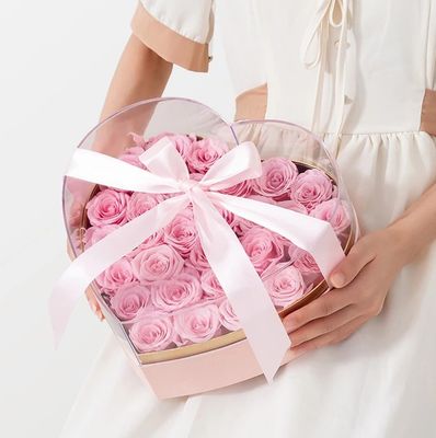 발렌타인 데이와 어머니 날 선물 딱딱한 상자와 함께 심장 모양의 꽃 상자