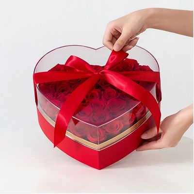 발렌타인 데이와 어머니 날 선물 딱딱한 상자와 함께 심장 모양의 꽃 상자