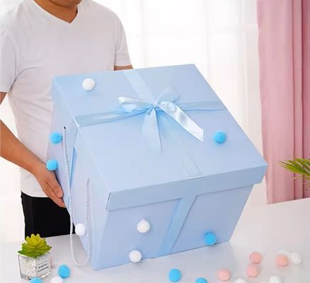 생일 크리스마스를 위해 리본 뚜?? 과 함께 고급 종이 선물 상자