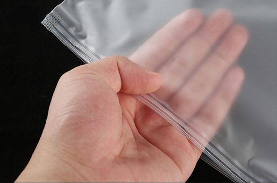LDPE CPE/EVA/PVC 환경 친화적 인 Zip Lock 의류 플라스틱 Zipper 가방